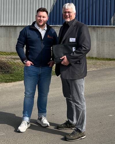 Jörg Semper (rechts) bei einem Betriebsbesuch